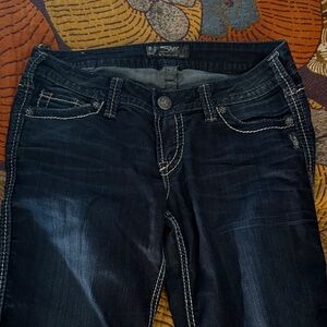 Silver Jeans Women's Dark Indigo bootleg low rise Jeans size 28